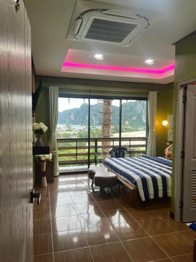 The view Hostel – Photos 14